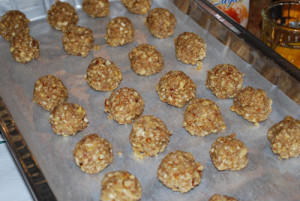 Mustachudos: Nut Cookies